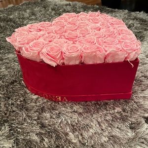 Venus et Fleur Large Pink heart forever roses